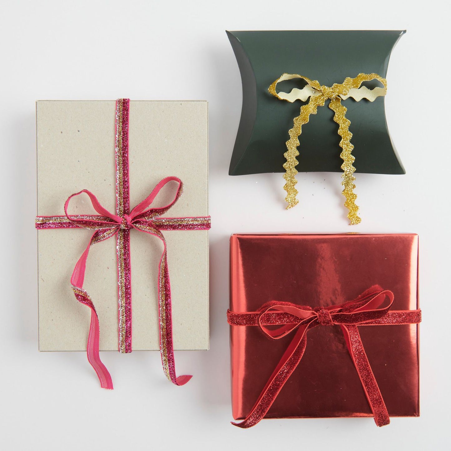 Cinta purpurina ondulada dorada