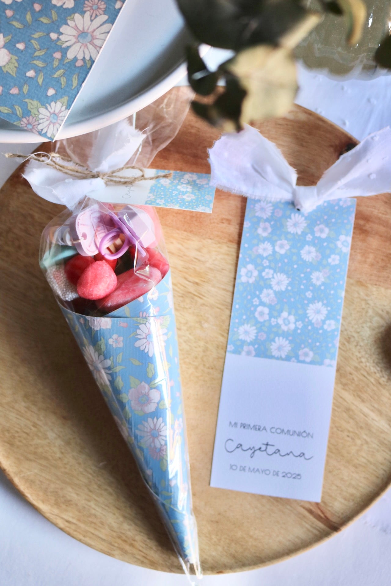 Cono de chuches con etiqueta