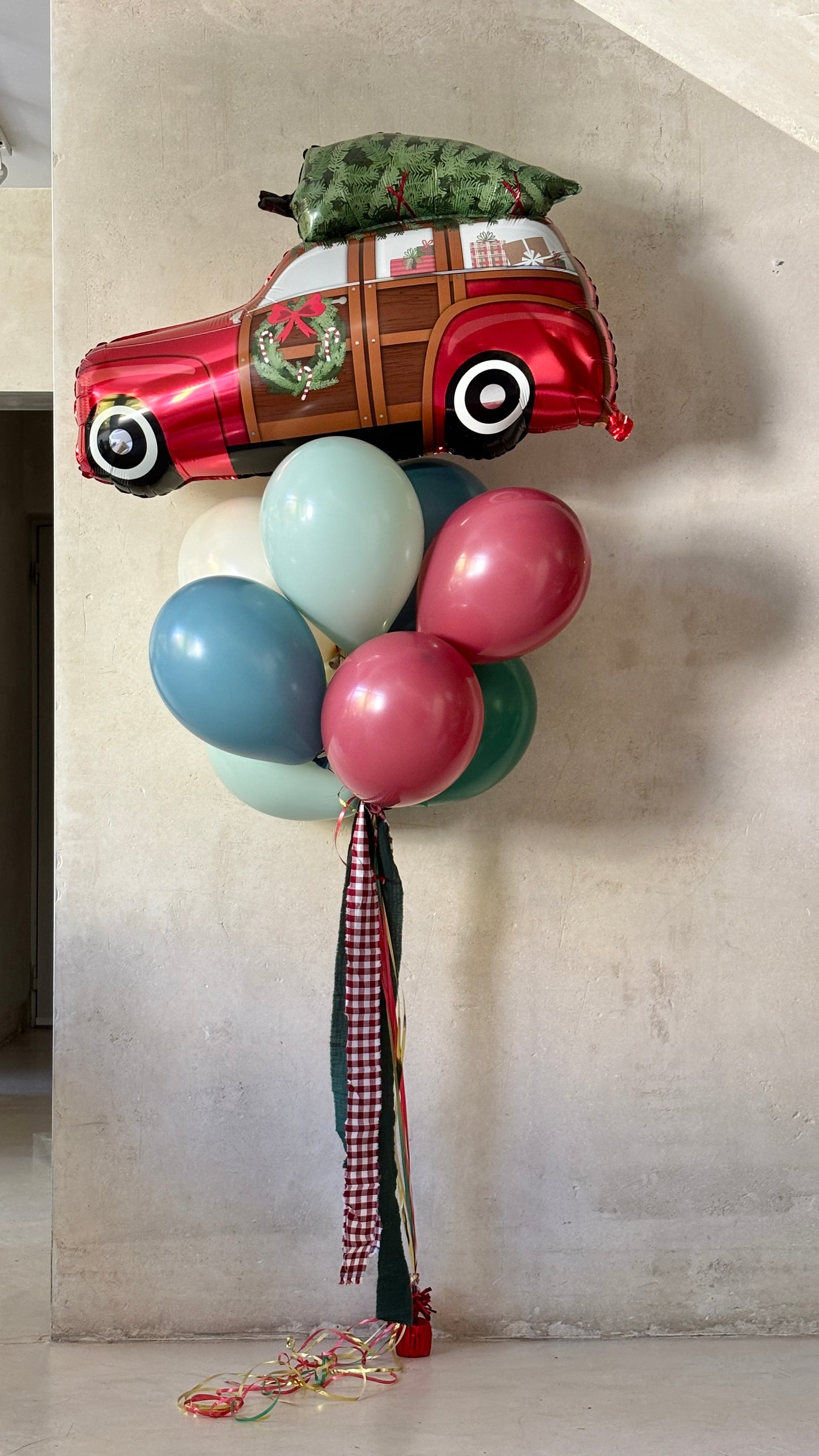 Ramo de globos -Coche Navideño-