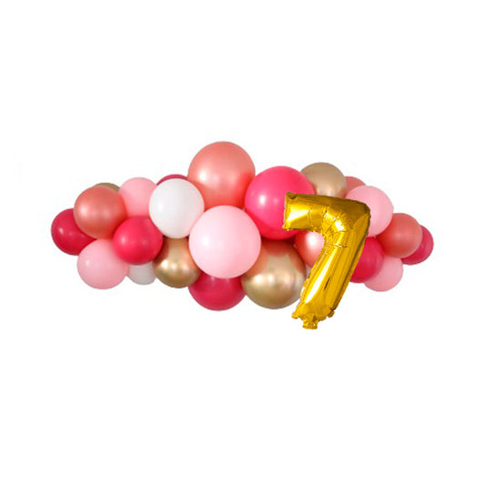 Guirnalda globos tonos rosados con número dorado