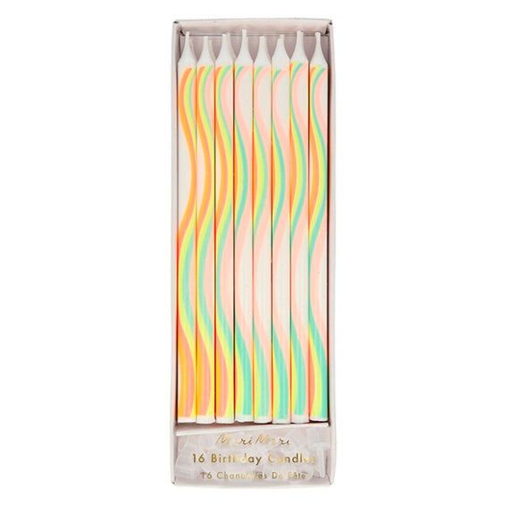 Velas cumpleaños con diseño de arcoíris con porta velas, Pack 16 u.