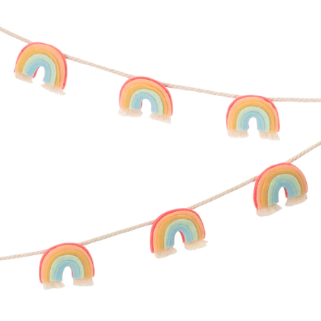 Guirnalda arcoiris de fieltro