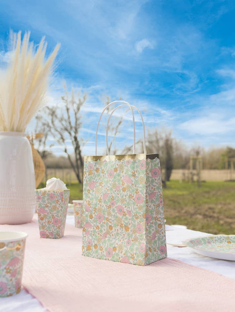 Bolsas de papel de flores con asas- pacl 4 uds.