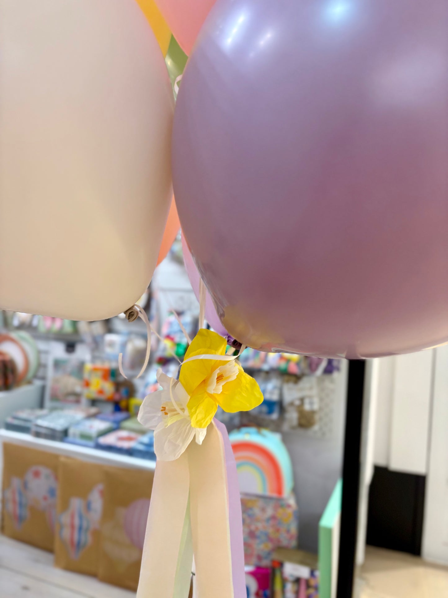 Ramo de globos con flores