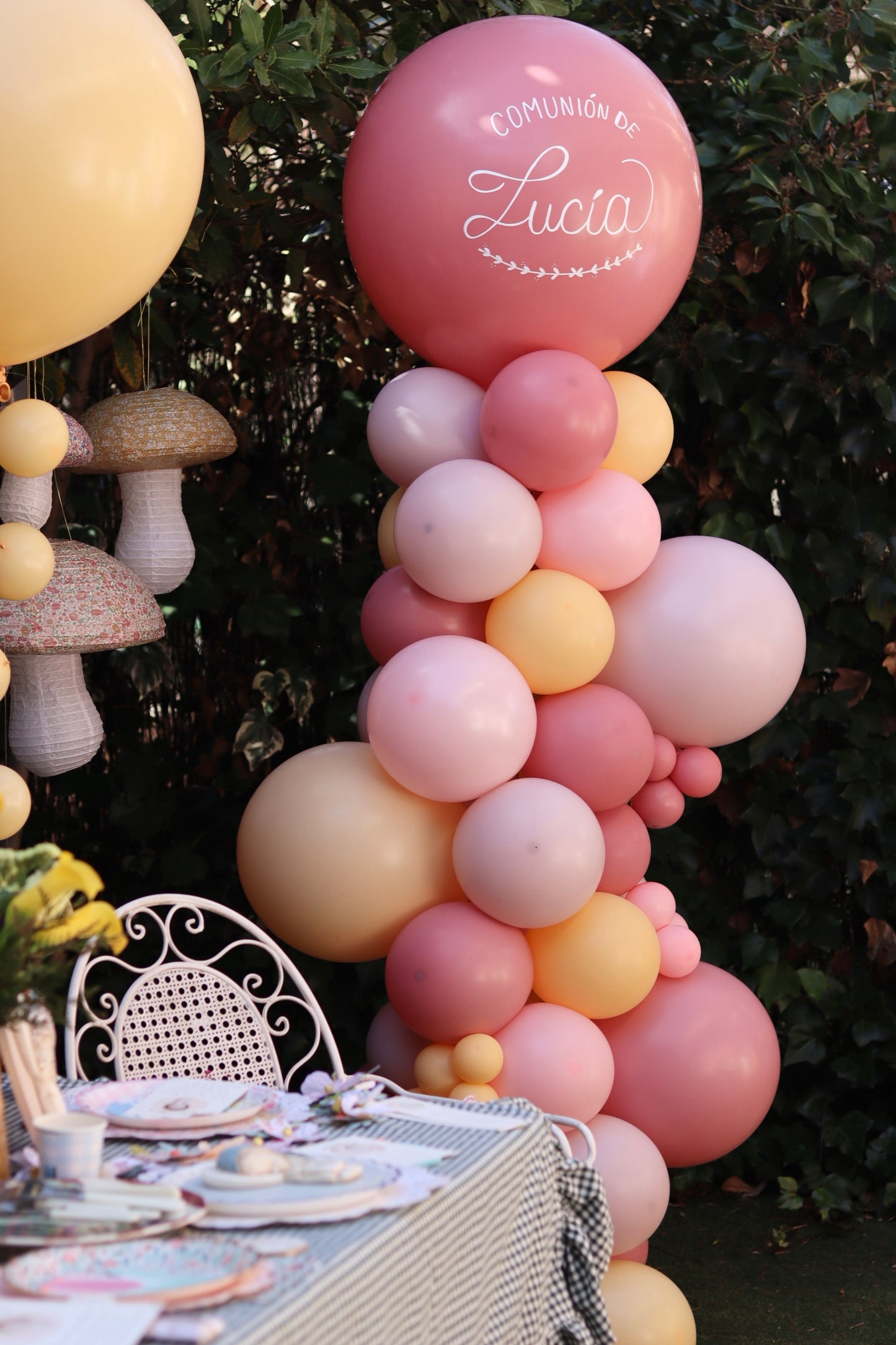 Columna Orgánica de Globos Personalizada