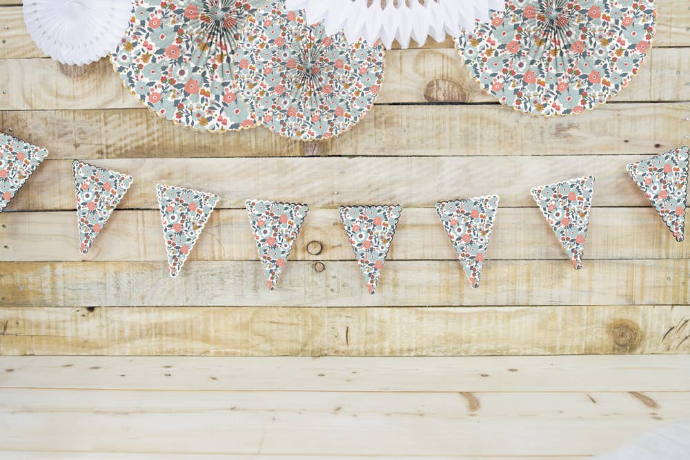 Guirnalda banderines de flores